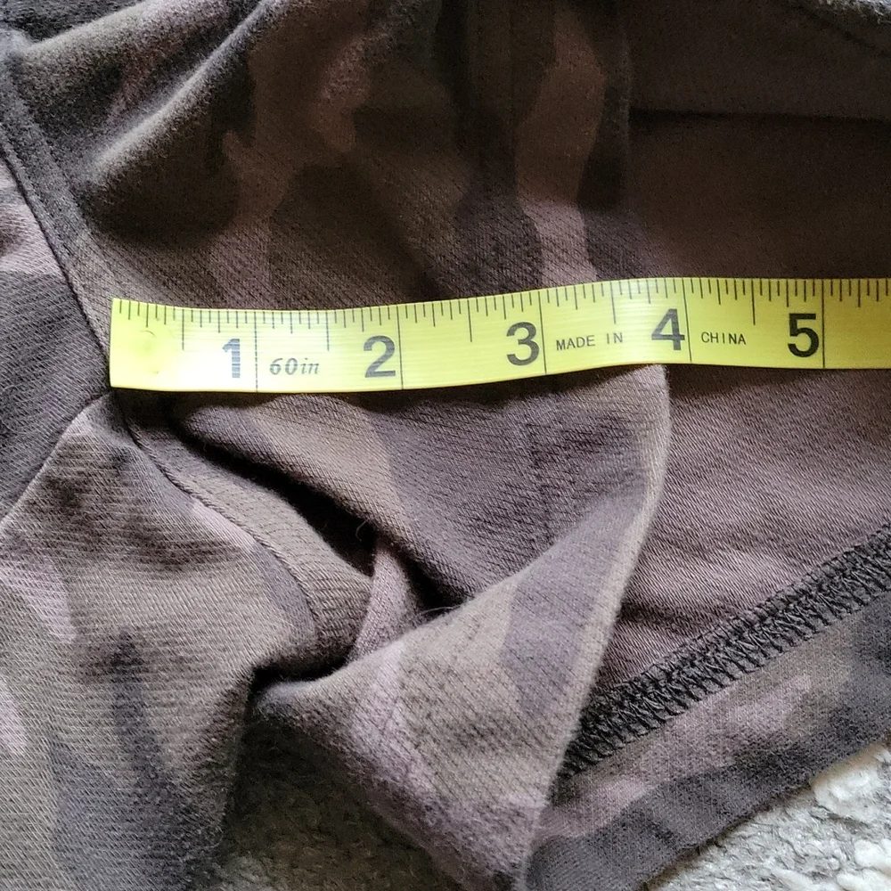Athleta Farallon Camo Shorts 8